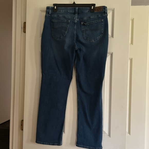 Lee Jeans, Regular Fit, Straight Leg, Mid Rise, Women's 12 - Picture 4 of 6